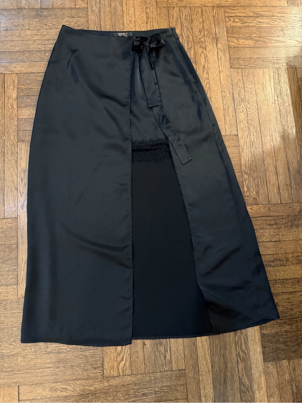 Forever21 Chic Black Satin Mini Lace Trim w/ Wrap Midi Over Skirt Bow Tie, Sz L